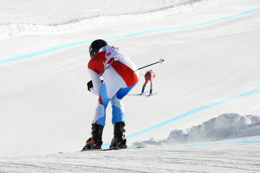 downhill_2025_10.jpg downhill_2025_10.jpg