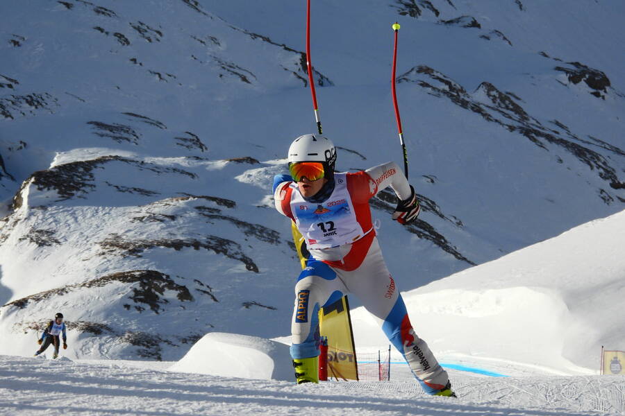 downhill_2025_06.jpg downhill_2025_06.jpg