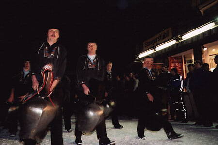 2001_umzug_007.jpg
